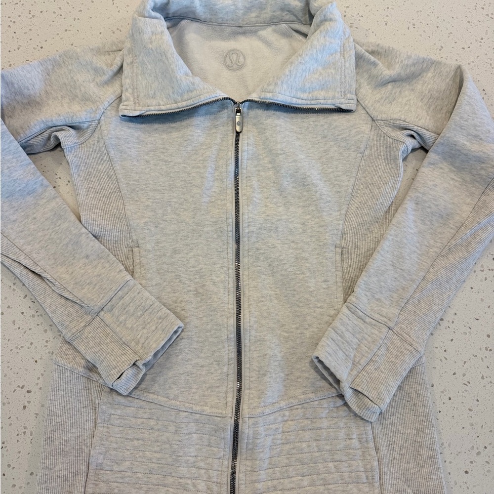 lululemon athletica Women’s Light Gray Full-Zip Hoodie